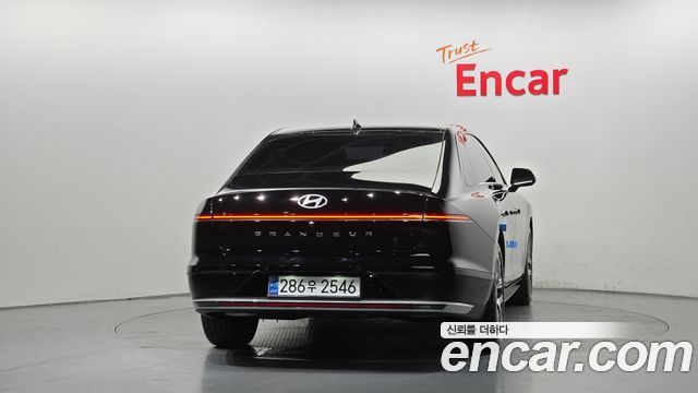 Hyundai Grandeur (GN7) 2,5 Gasoline 2WD Premium 2023 — фото 4
