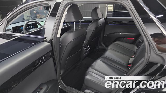 Hyundai Grandeur (GN7) 2,5 Gasoline 2WD Premium 2023 — фото 26