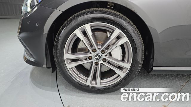 Mercedes-Benz E-Class (W213) E350 4MATIC Avantgarde 2021 — фото 5