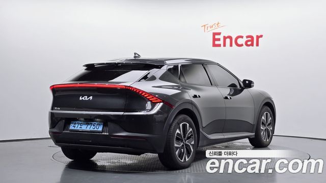 Kia EV6 Standard Air 2023 — фото 2