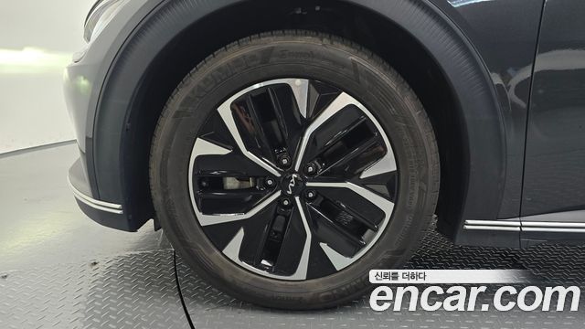Kia EV6 Standard Air 2023 — фото 5