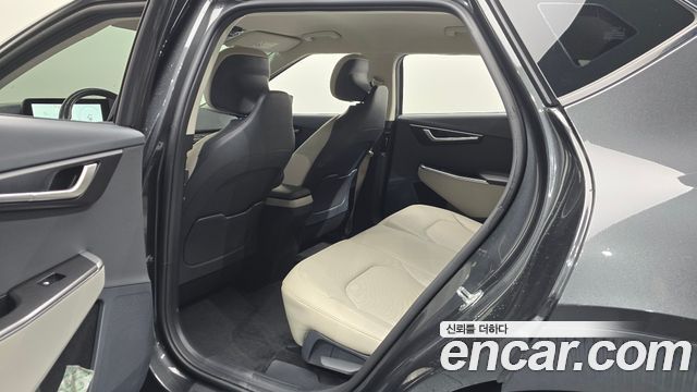 Kia EV6 Standard Air 2023 — фото 11