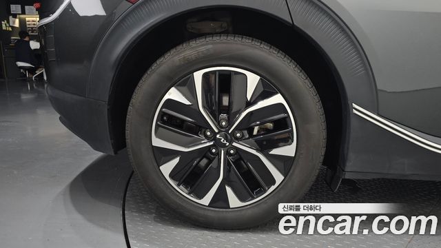Kia EV6 Standard Air 2023 — фото 21