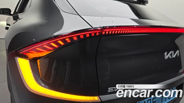 Kia EV6 Standard Air 2023 — фото 23