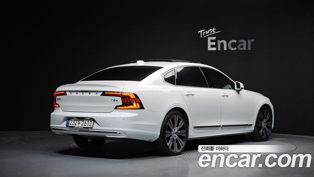 Volvo S90 T8 AWD Ultra Bright 2025 — фото 2