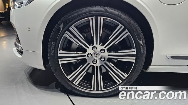 Volvo S90 T8 AWD Ultra Bright 2025 — фото 5