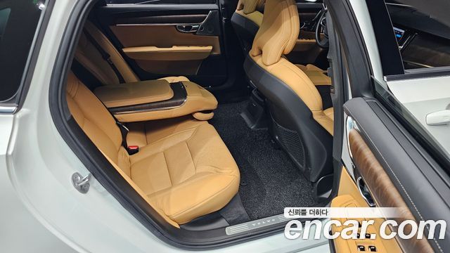 Volvo S90 T8 AWD Ultra Bright 2025 — фото 11