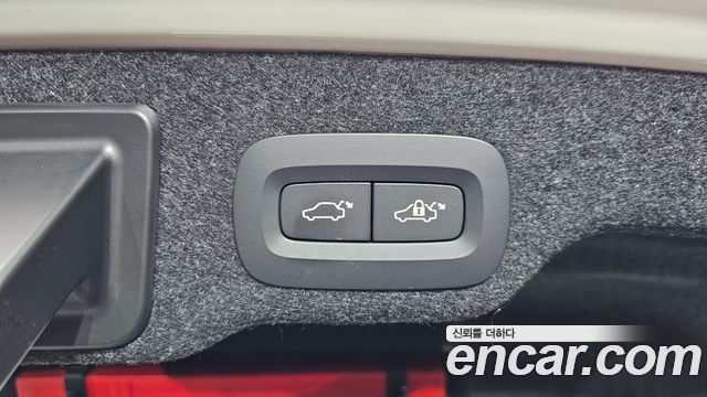 Volvo S90 T8 AWD Ultra Bright 2025 — фото 17