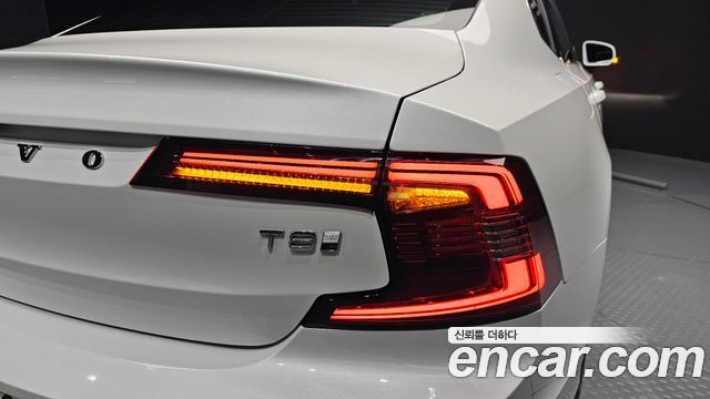 Volvo S90 T8 AWD Ultra Bright 2025 — фото 23