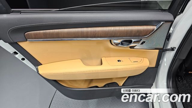 Volvo S90 T8 AWD Ultra Bright 2025 — фото 25