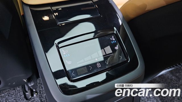 Volvo S90 T8 AWD Ultra Bright 2025 — фото 31