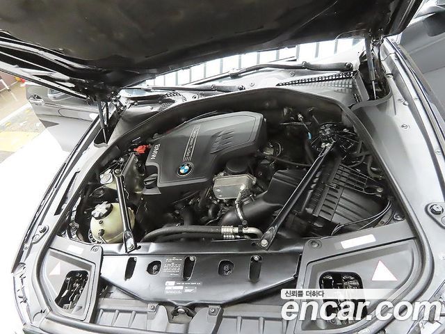 BMW 5 Series (F10) 528i 2015 — фото 6