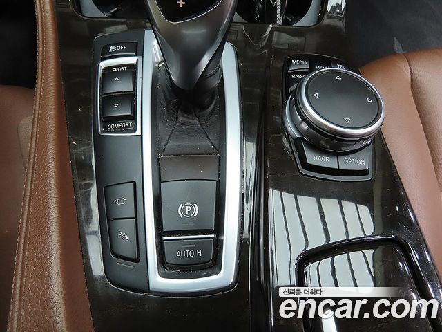 BMW 5 Series (F10) 528i 2015 — фото 9