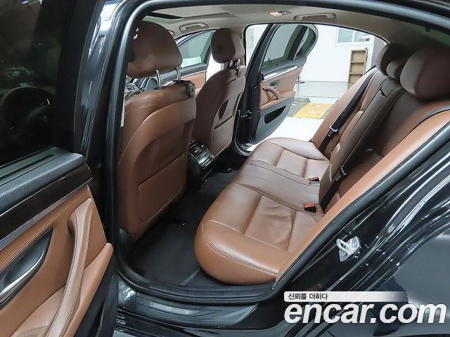 BMW 5 Series (F10) 528i 2015 — фото 10
