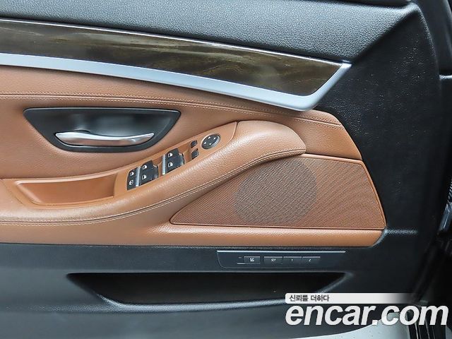 BMW 5 Series (F10) 528i 2015 — фото 16