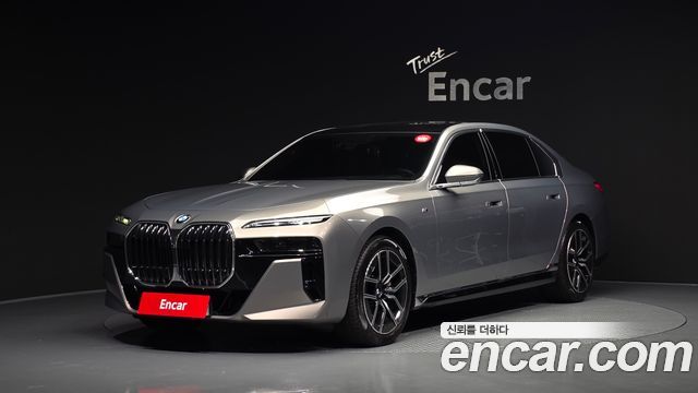 BMW 7 Series (G70) 740i sDrive M Sport 2023 — фото 1