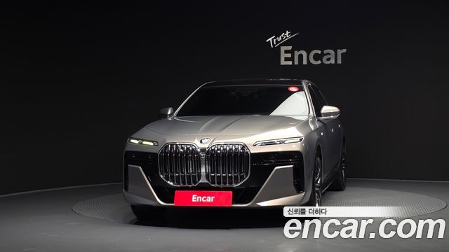 BMW 7 Series (G70) 740i sDrive M Sport 2023 — фото 3