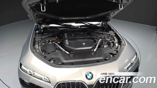 BMW 7 Series (G70) 740i sDrive M Sport 2023 — фото 6