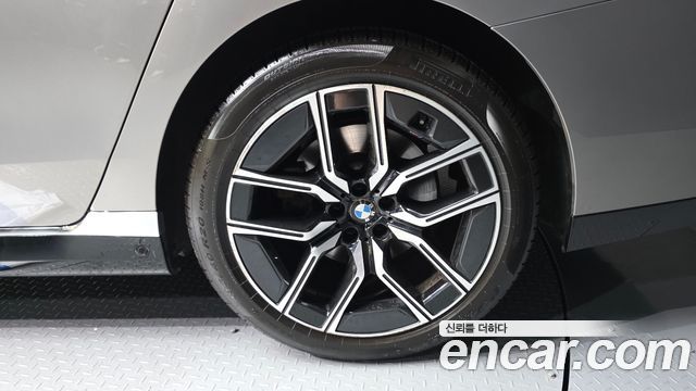 BMW 7 Series (G70) 740i sDrive M Sport 2023 — фото 21