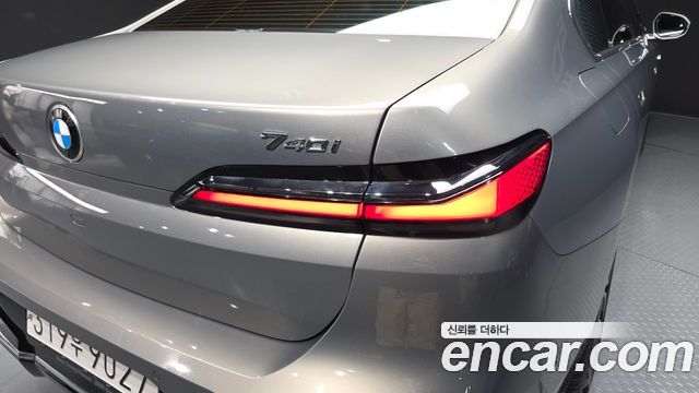 BMW 7 Series (G70) 740i sDrive M Sport 2023 — фото 23