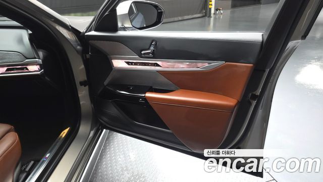 BMW 7 Series (G70) 740i sDrive M Sport 2023 — фото 24