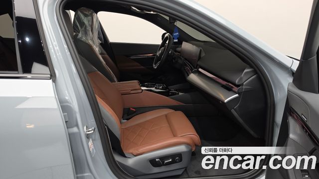 BMW 5 Series (G60) 530i xDrive M Sport 2025 — фото 32
