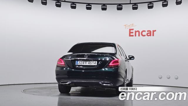 Mercedes-Benz C-Class (W205) C220 d 4MATIC Exclusive 2019 — фото 4
