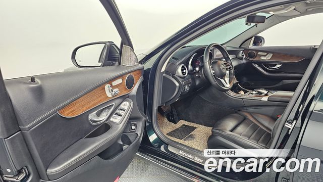 Mercedes-Benz C-Class (W205) C220 d 4MATIC Exclusive 2019 — фото 10