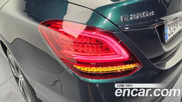 Mercedes-Benz C-Class (W205) C220 d 4MATIC Exclusive 2019 — фото 23