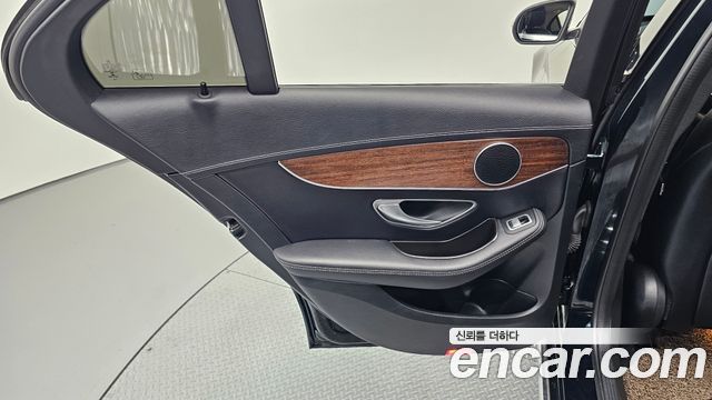 Mercedes-Benz C-Class (W205) C220 d 4MATIC Exclusive 2019 — фото 25