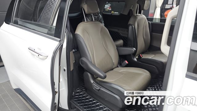 Kia Carnival (IV) HEV 9seater Nobless 2024 — фото 16