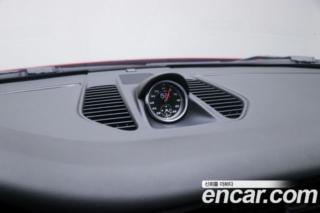 Porsche 911 Carrera 4 GTS 991 2019 — фото 10