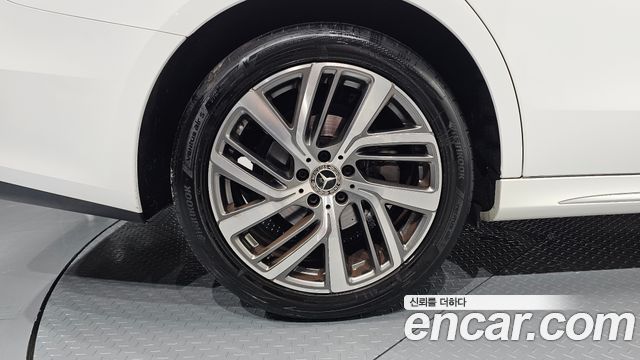 Mercedes-Benz E-Class (W214) E220d 4MATIC Exclusive 2024 — фото 5
