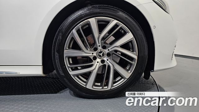 Mercedes-Benz E-Class (W214) E220d 4MATIC Exclusive 2024 — фото 21