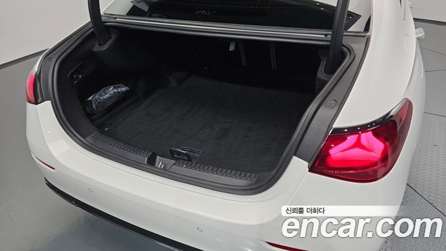 Mercedes-Benz E-Class (W214) E220d 4MATIC Exclusive 2024 — фото 34