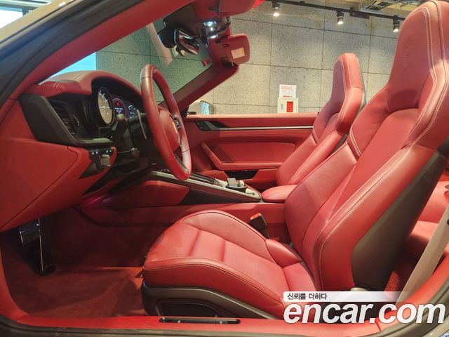 Porsche 911 (992) Carrera 4S Cabriolet 2024 — фото 17