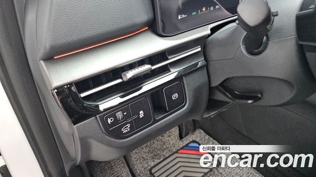 Kia Sportage (V) Gasoline 1.6 Turbo 2WD Signature 2025 — фото 18
