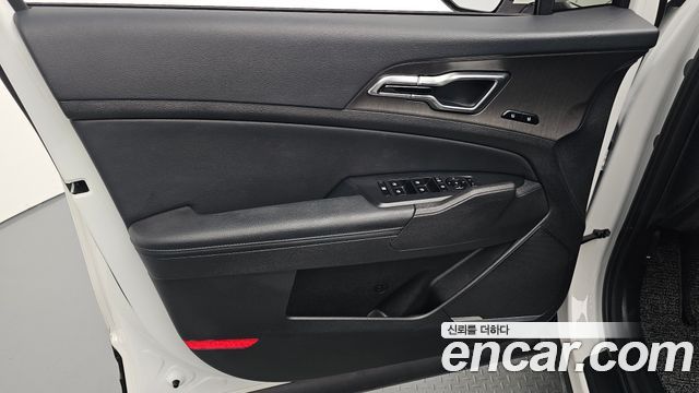 Kia Sportage (V) Gasoline 1.6 Turbo 2WD Signature 2025 — фото 24