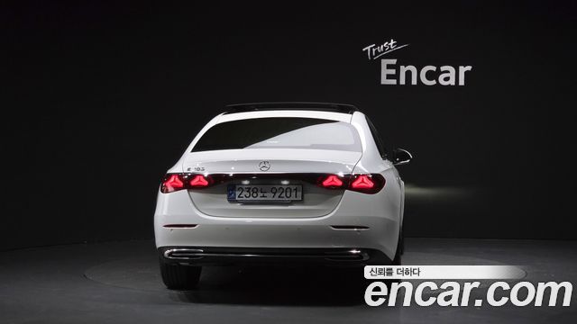 Mercedes-Benz E-Class (W214) E200 Avantgarde 2025 — фото 4