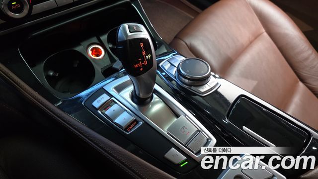 BMW 5 Series (F10) 520d 2015 — фото 9