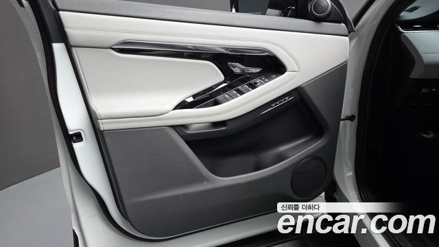 Land Rover Range Rover Evoque (II) P250 SE 2022 — фото 24