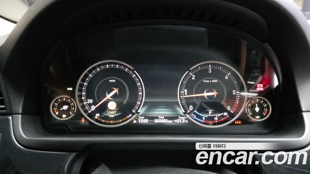 BMW 5 Series (F10) 520d 2015 — фото 8