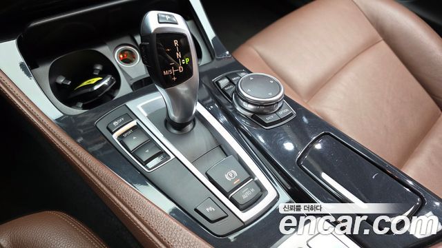 BMW 5 Series (F10) 520d 2015 — фото 9