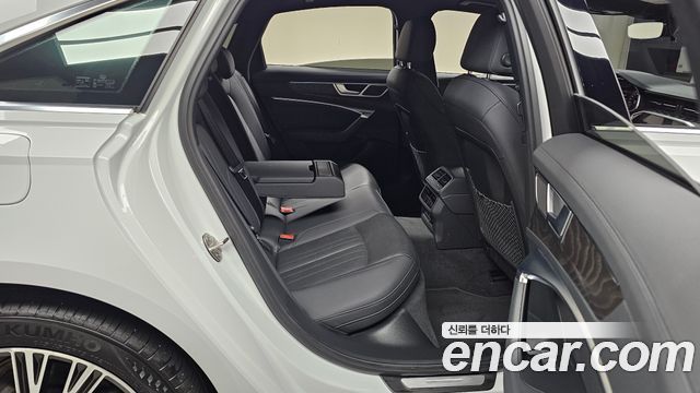Audi A6 (C8) 40 TDI Quattro Premium 2021 — фото 12