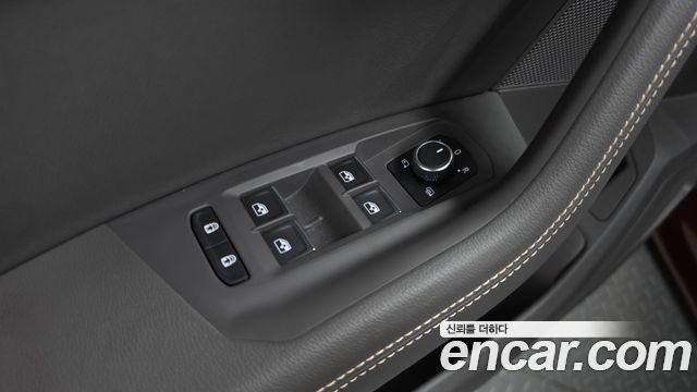 Volkswagen Touareg (III) 3.0 TDI Prestige 2023 — фото 38
