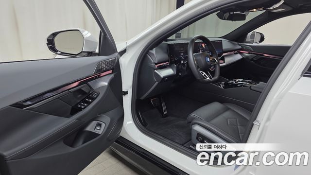 BMW i5 (G60) xDrive 40 M Sport 2025 — фото 10