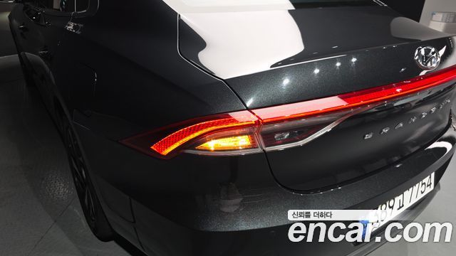 Hyundai Grandeur Hybrid (IG) Le Blanc 2022 — фото 23