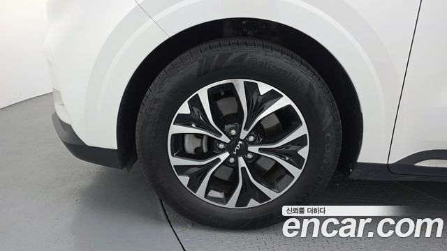Kia Carnival (IV) Gasoline 9-Seater Signature 2023 — фото 5