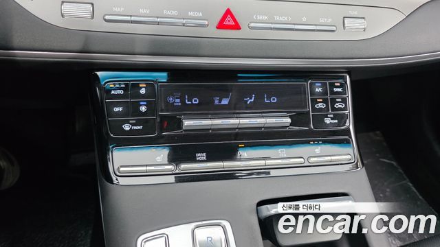 Hyundai Grandeur (IG) 3.0 LPi Rent Car Modern 2023 — фото 17