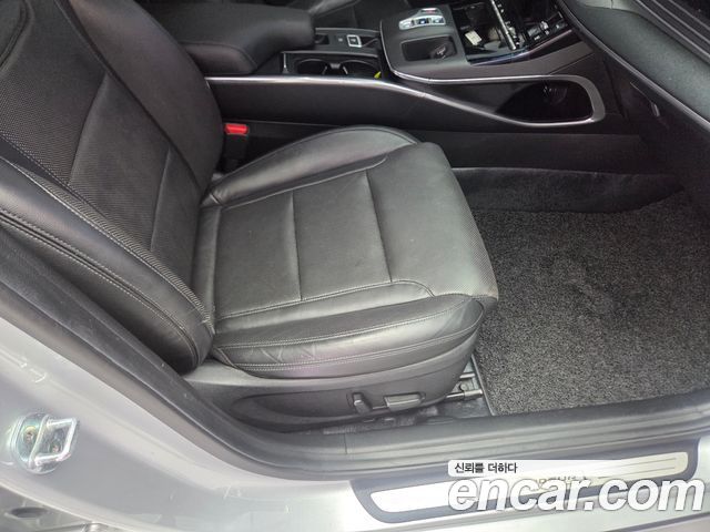 Hyundai Grandeur (IG) 3.0 LPi (Taxi) Deluxe VIP Pack 2022 — фото 17
